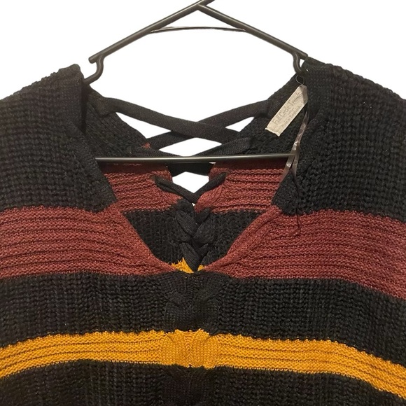Full Circle Trends, ladies size 2X. Sweater - Picture 3 of 4